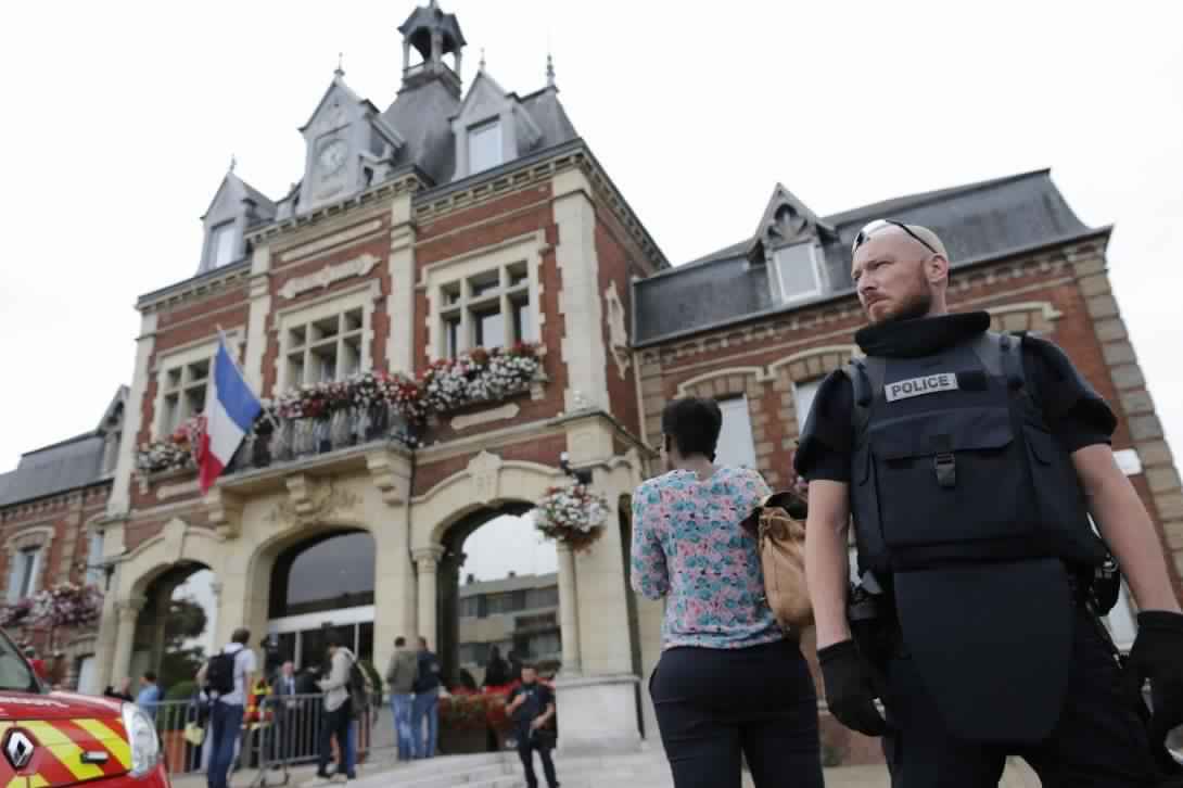 France:  Attentat dans une église à Saint-Etienne-du-Rouvray!
