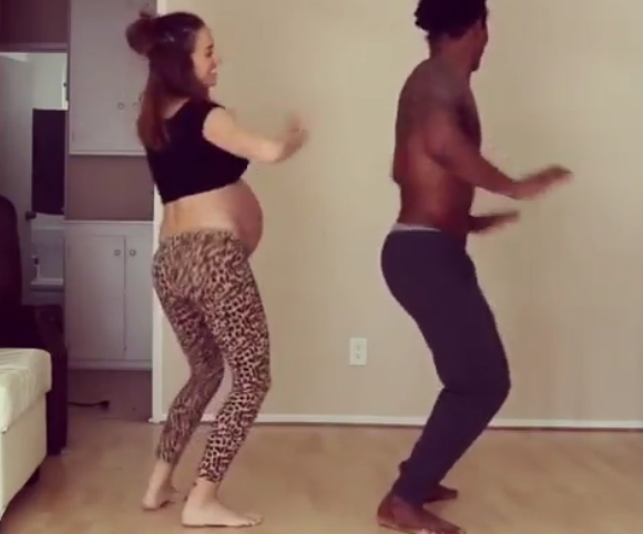 Une magnifique danse d’une femme enceinte et son homme !