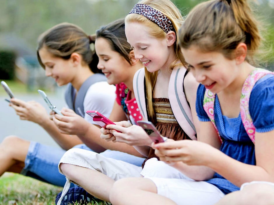 Le téléphone portable bientôt interdit à l’école et au collège