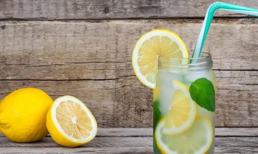 Buvez de l’eau citronnée tous les jours, mais ne faites pas la même erreur que des millions!